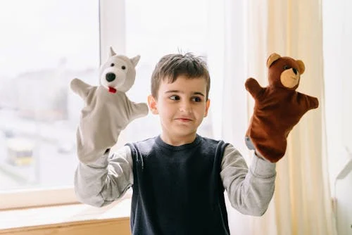 Boneka Tangan: Edukasi Kreatif dan Hiburan untuk Segala Usia